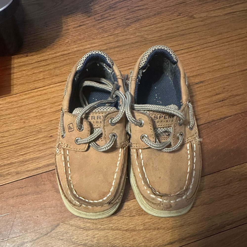 Boys size 8.5 Sperry's
